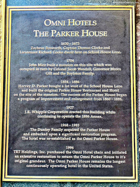 Placa Histórica en la Fachada del Hotel Parker House en Boston