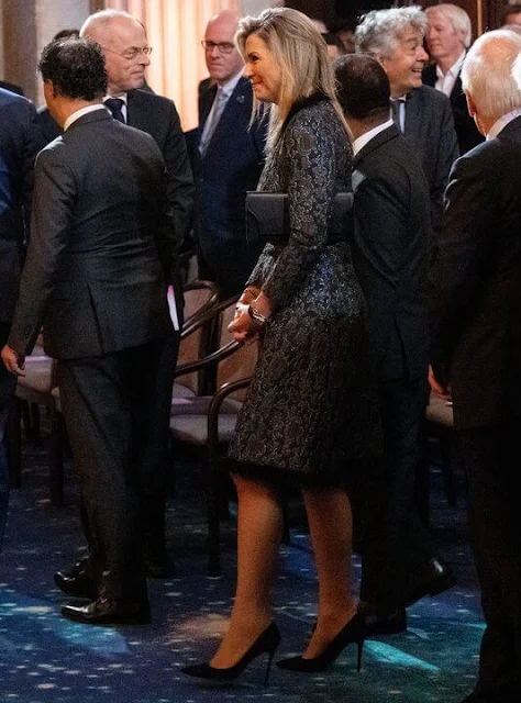 King Willem-Alexander, Princess Beatrix, Prince Constantijn and Princess Laurentien. Queen Maxima wore a her Natan dress