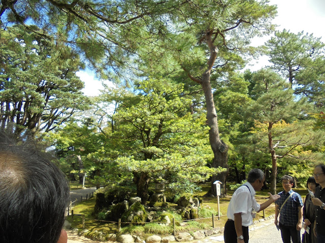 金沢兼六園の任田さんのガイド