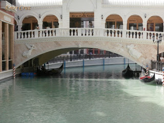 Pinoy Solo Hiker - Venice Grand Canal