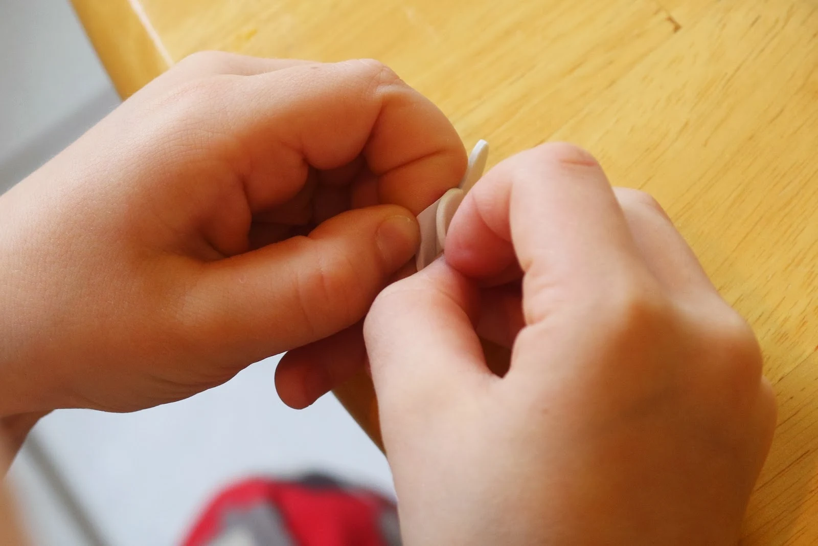 fine motor valentine's craft