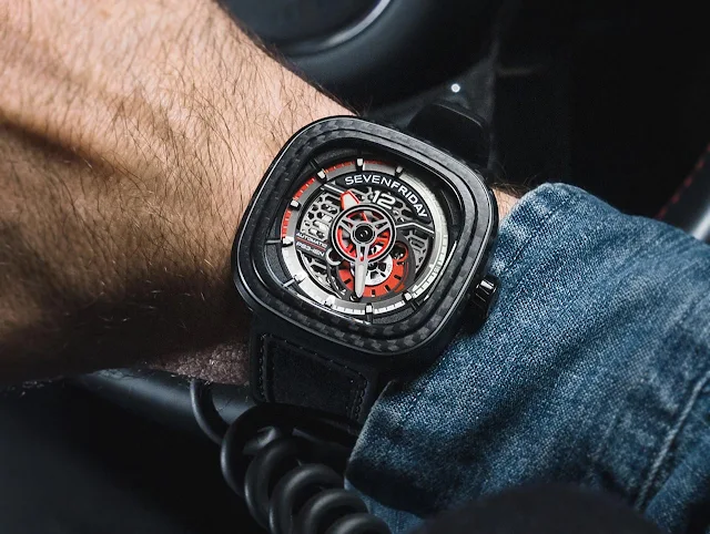 SEVENFRIDAY PS3/02 “Carbon Ruby”