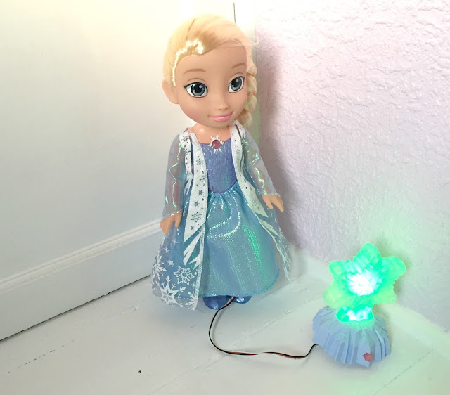 Frozen Northern Lights Elsa doll review 