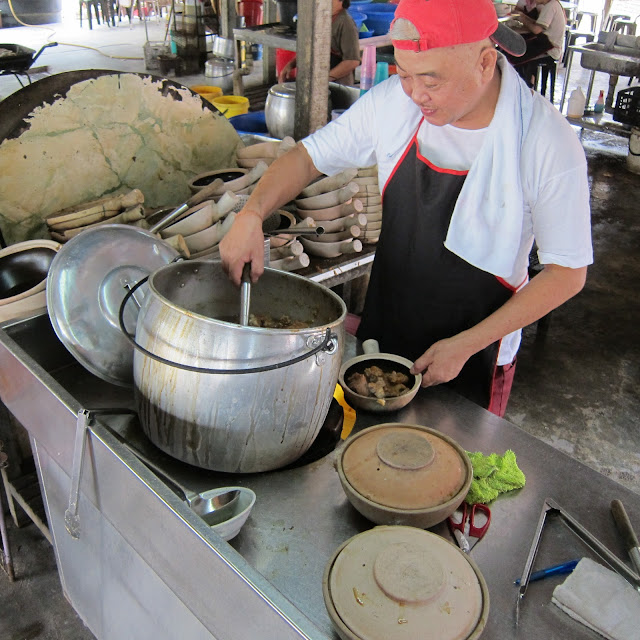 Bak-Kut-Teh-Kiang-Kee-强记肉骨茶-Kota-Tinggi