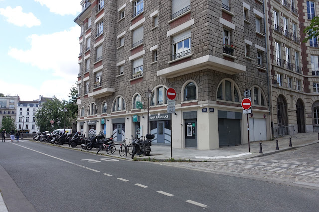 PLACE DAUPHINE