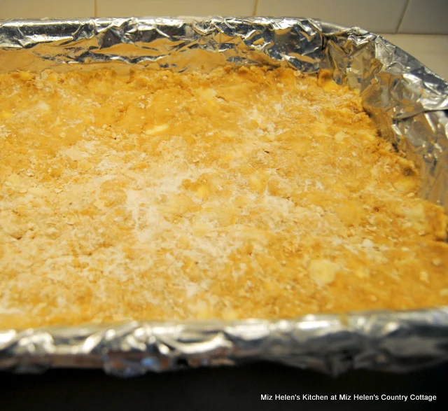 Old Fashioned Peach Bars at Miz Helen's Country Cottage