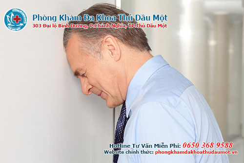 Tình trạng tiểu buốt, tiểu ra máu ở nam giới