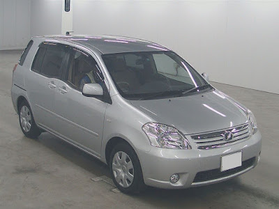 2010 Toyota RAUM 