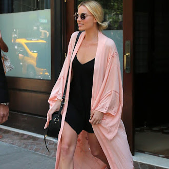 Margot Robbie - Out and about in New York City July 27-2016 021.jpg