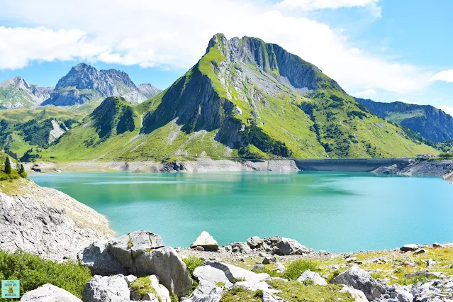 Lago Spullersee en Vorarlberg, Austria