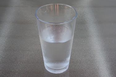 Resultado de imagem para copo de agua