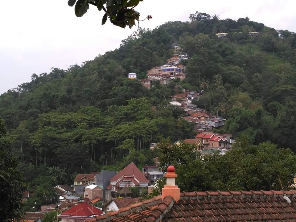 Gunung Muria, Antara Wisata Religi, Kopi dan Batik