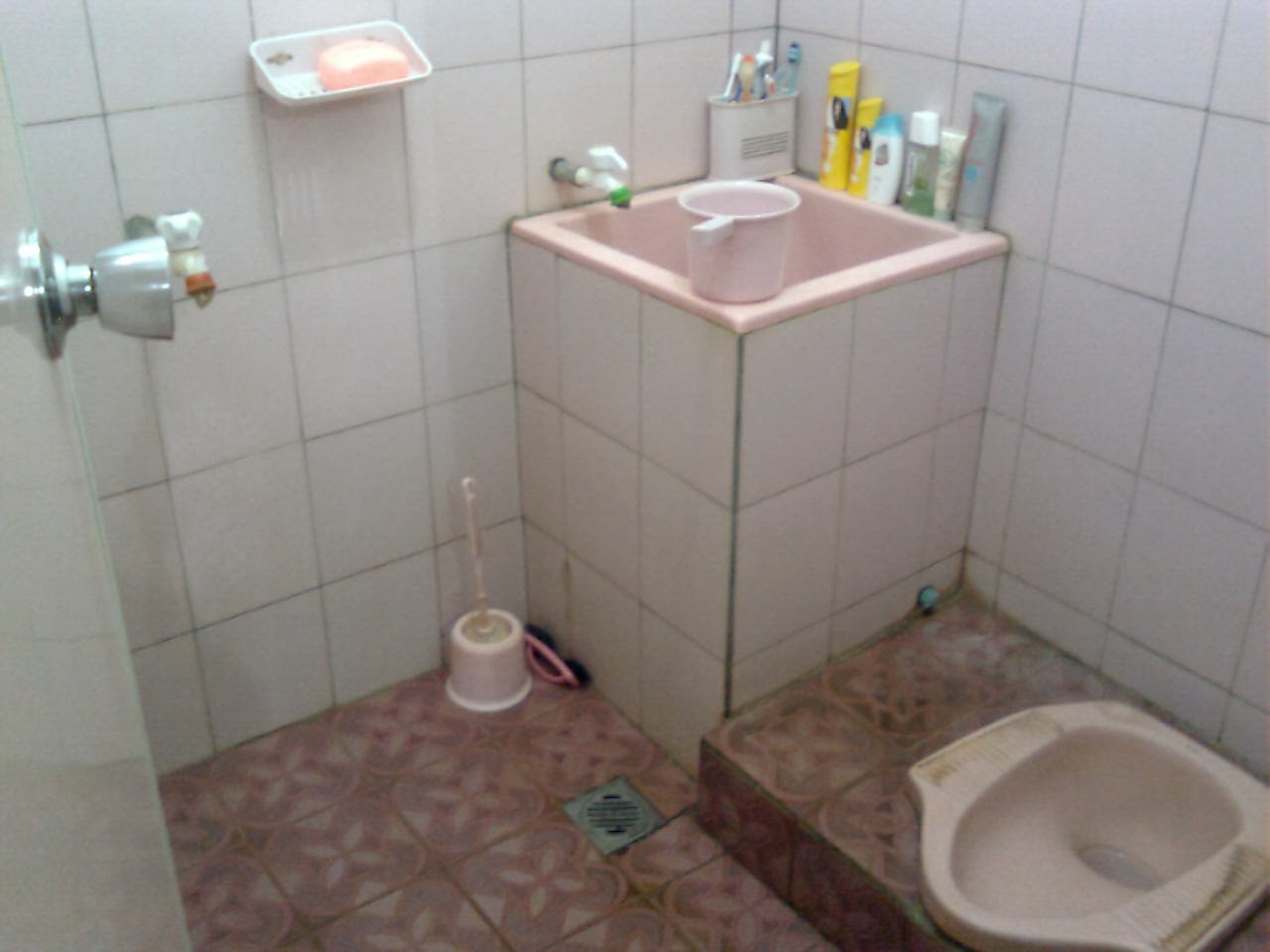 Aneka Tips Renovasi Kamar  Mandi 