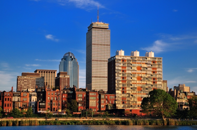 edificios de boston y el cielo