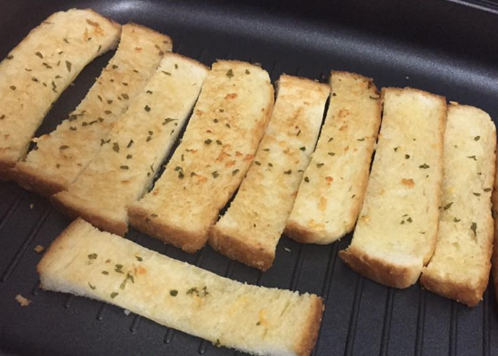 Menu Sihat ...Garlic Bread Untuk Sahur