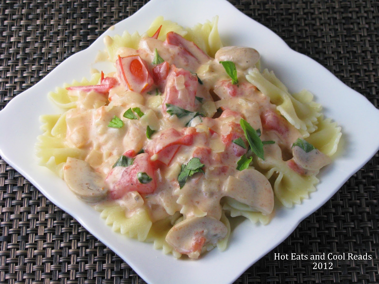 Hot Eats and Cool Reads: Pasta with Tomato, Basil and Mushroom Alfredo