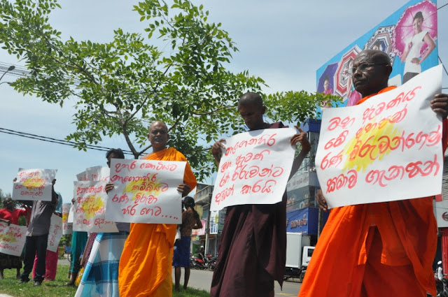 Protestors demand Chief Minister to make an apology