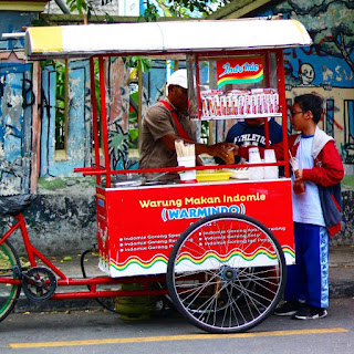 Gerobak tempat usaha