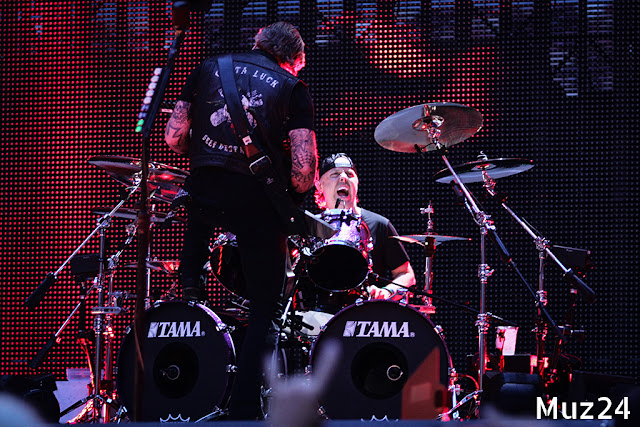 Фото и видео с выступления Metallica в Лужниках