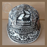 helm ukir