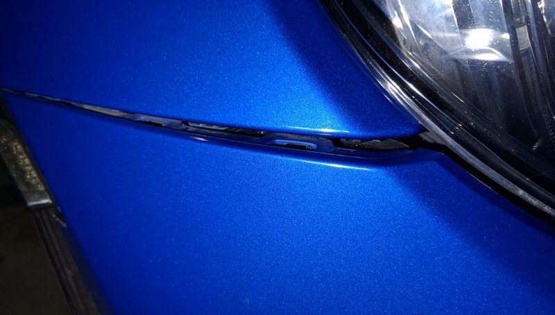 オタクローム Otachrome Com Brzのフロントバンパーのチリを修正