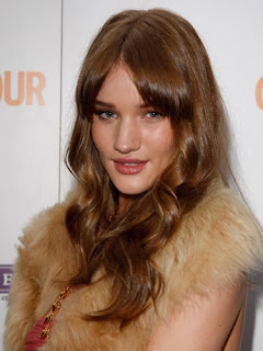 Rosie Alice Huntington Whiteley Waves andBlunt Bangs Hairstyle