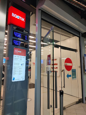 STIB/MVIB -yhtiön toimistot sijaitsee muutamilla metroasemilla Brysselissä.