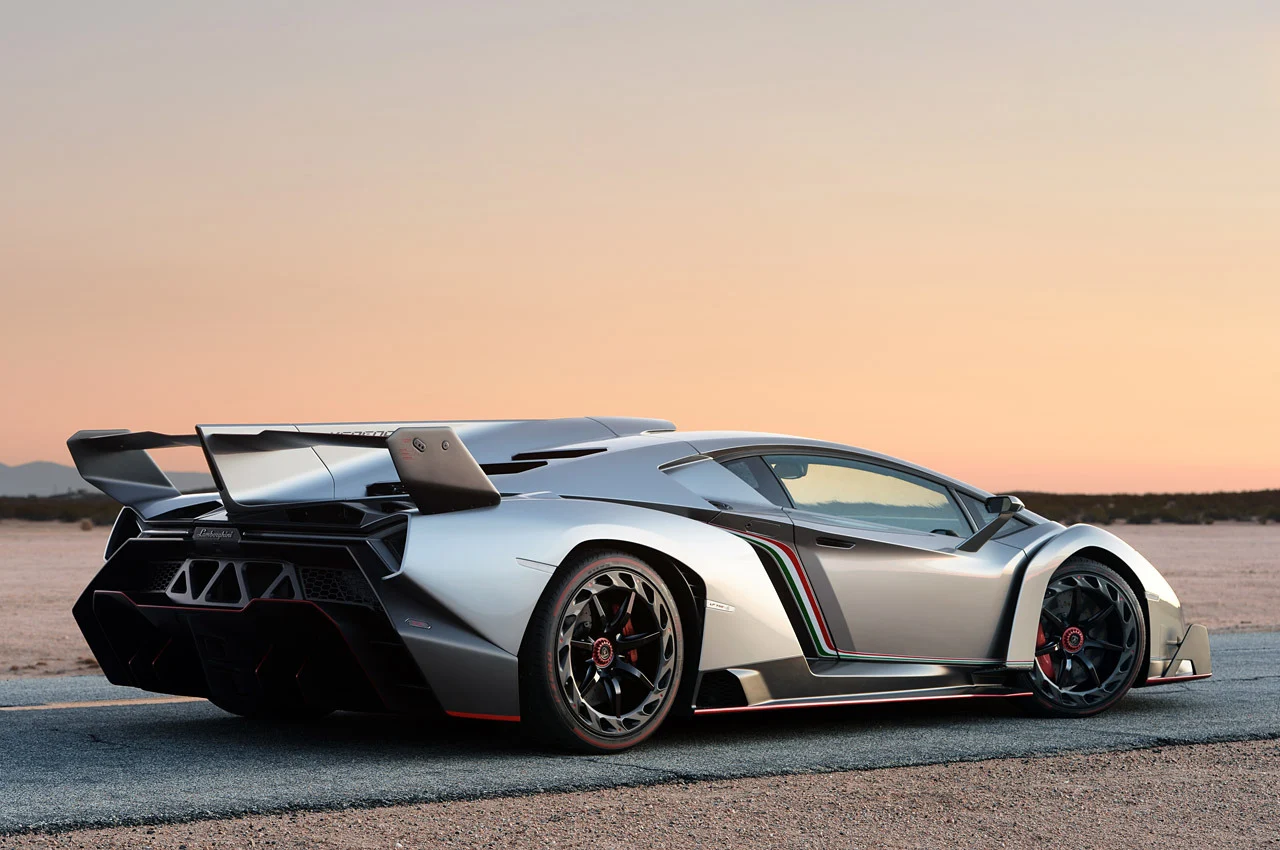 Siêu xe Lamborghini Veneno bán giá 8 triệu đô