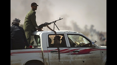 OTAN niega estar implicada en envío de armas francesas a rebeldes libios