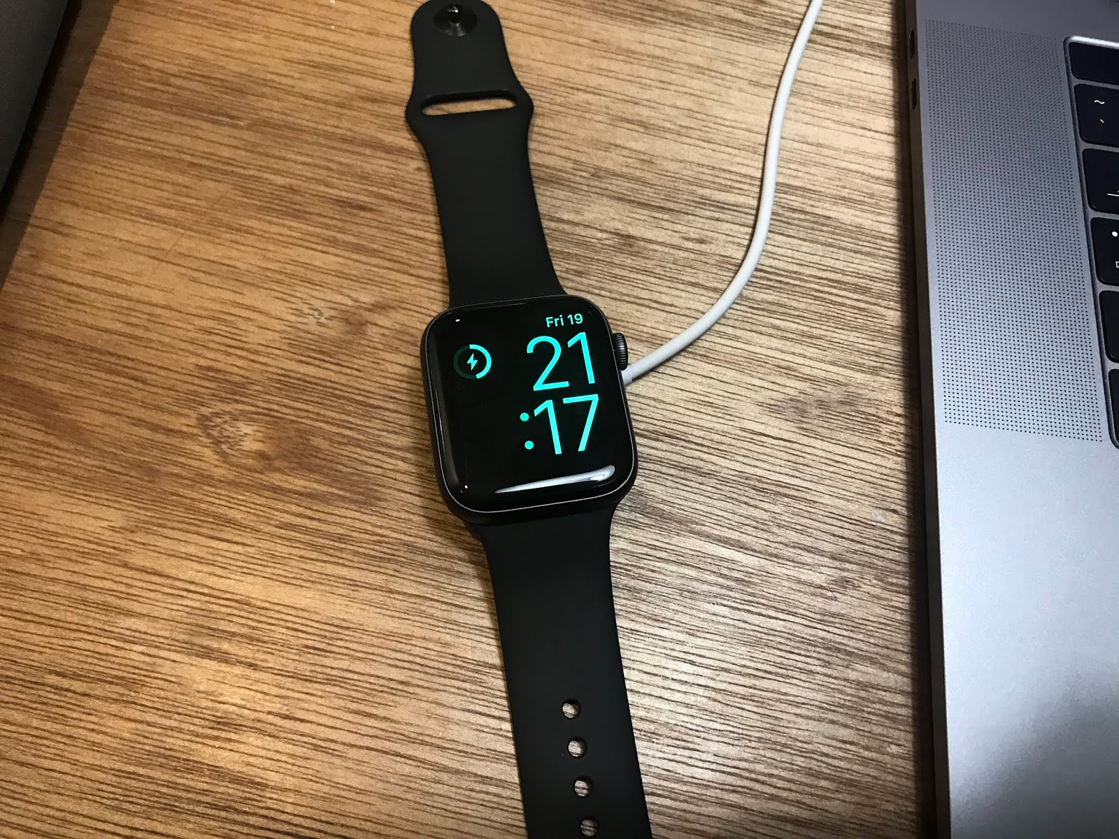 開箱 蘋果原廠apple Watch 磁性充電座 精品等級的開箱體驗 蘋果迷applefans