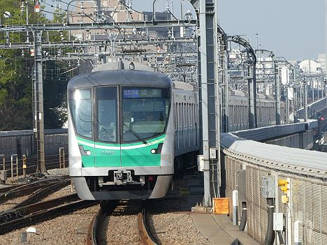 小田急電鉄 東京メトロ千代田線直通 各駅停車 綾瀬行き1　東京メトロ16000系