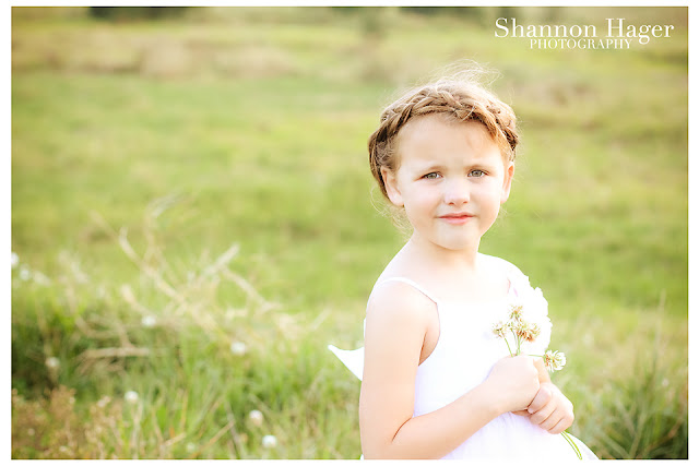 okinawa children's photographer, children's portraits, field, okinawa