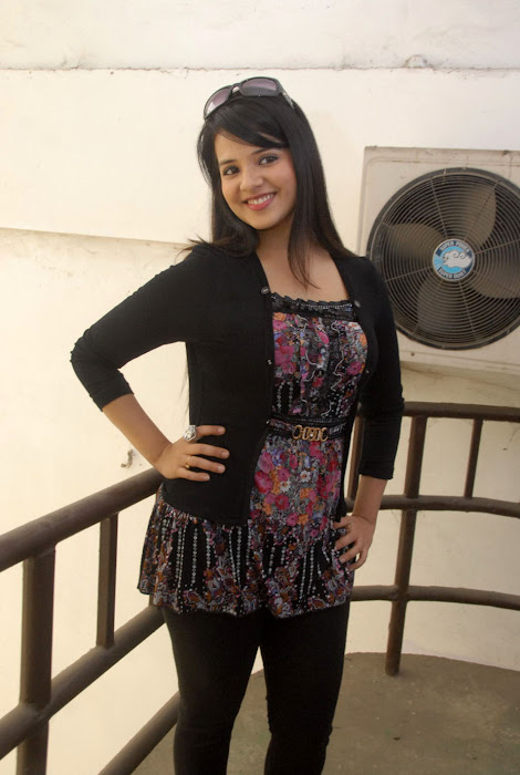 saloni new , saloni actress pics