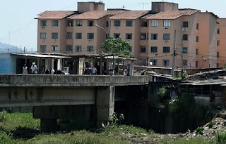 favela ocupa obra do metrô