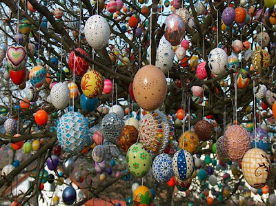 Easter Tree Seen On www.coolpicturegallery.net