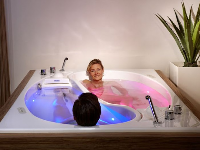 Yin Yang Couple Bath