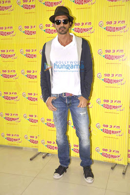 Arjun Rampal &  Huma Qureshi Promotes 'D-Day' at 98.3 Radio Mirchi