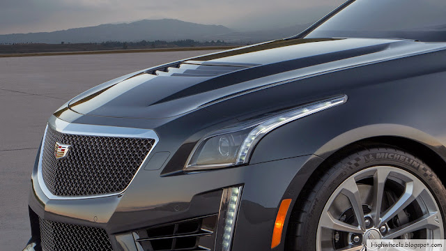 2016 Cadillac CTS-V_7