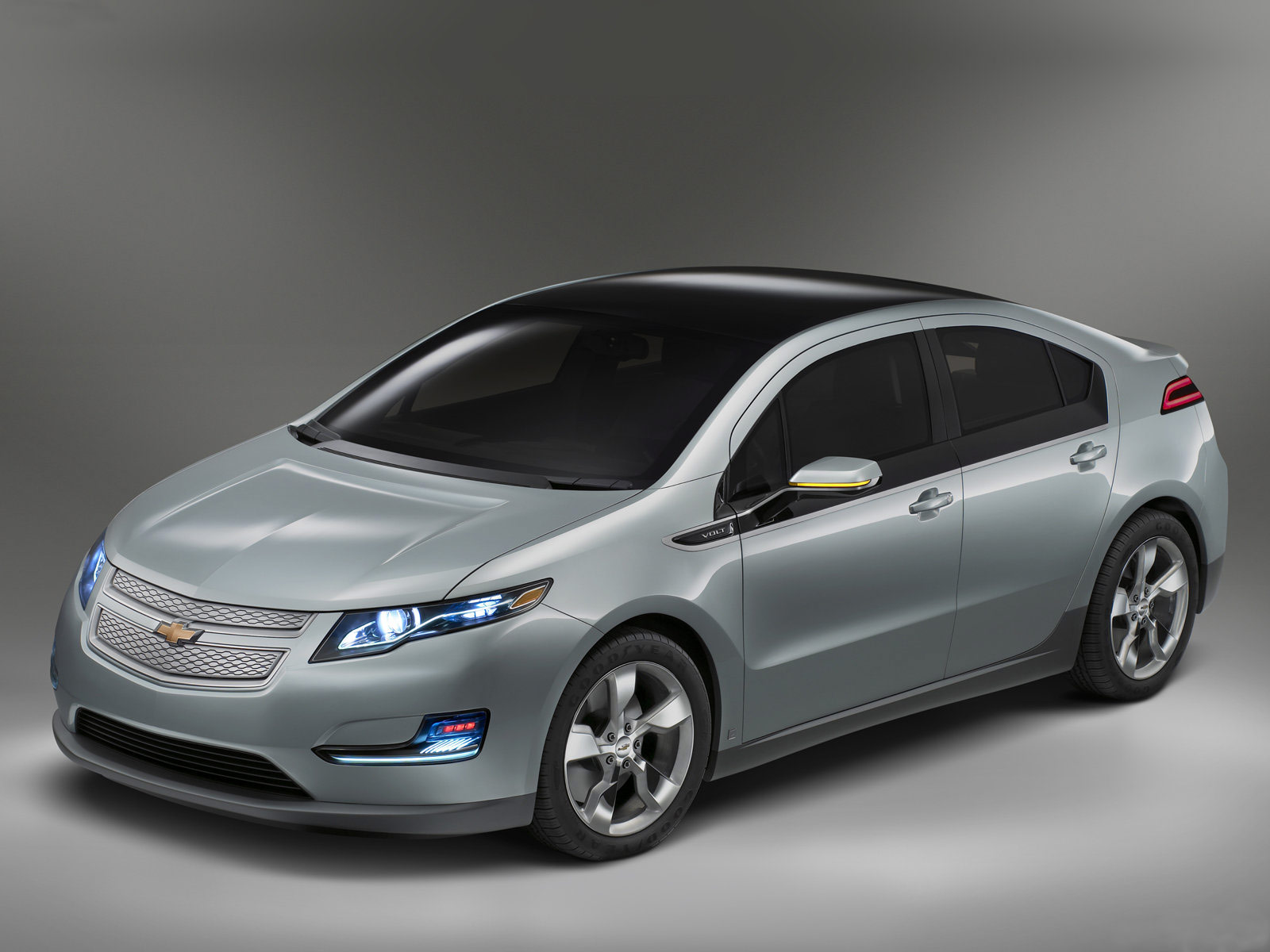  Gambar  mobil  CHEVROLET Volt 2011