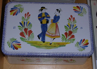 cookie tin from France