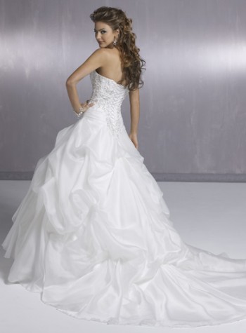 White Wedding Dresses on Wedding  White Wedding Dresses