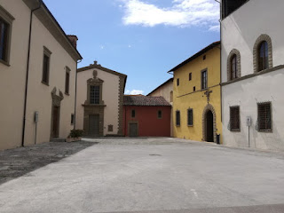 Immagine di Piazza dell' Ospedale vecchio a Prato dopo il restauro