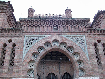 Palacete Laredo. Alcalá de Henares. Madrid. Edificio neomúdejar.