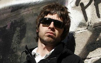 Noel Gallagher - Alone On The Rope Lyrics