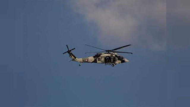 Un Helicóptero artillado es captado realizando descargas desde al aire a integrantes del CJNG en Tepalcatepec, Michoacán