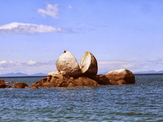 split apple rock