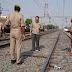 गाजीपुर में रेलवे स्टेशन पास ट्रैक पर मिला युवक का शव, परिजन बोले- शौच के लिए निकला था