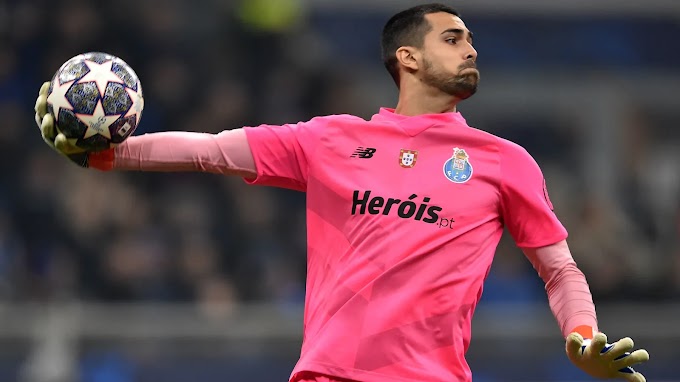 Barcelona e Manchester City entram na briga por goleiro Diogo Costa, informa jornal