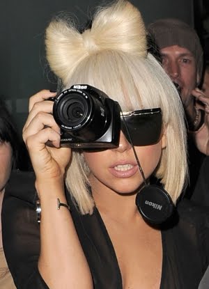 lady gaga hair bow poker face. Lady Gaga Hair Bow finally