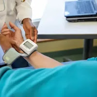أفضل الأعشاب لعلاج ضغط الدم لكبار السن: حلول طبيعية وآمنة
